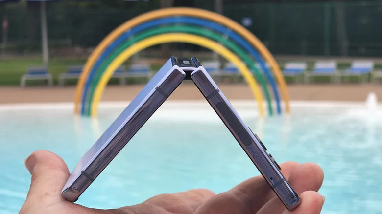 Galaxy z flip 4