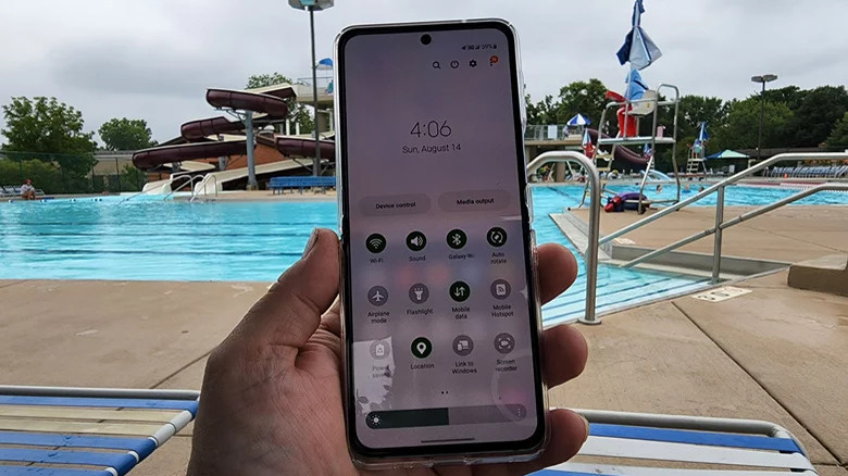 Galaxy z flip 4