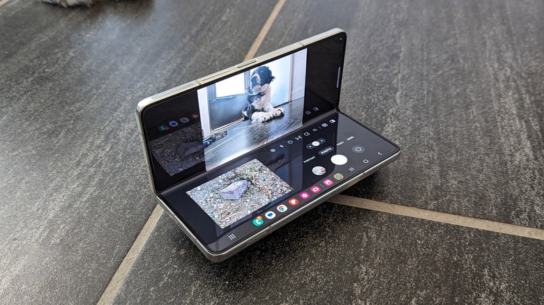 Galaxy Z Fold 5 in camera mode