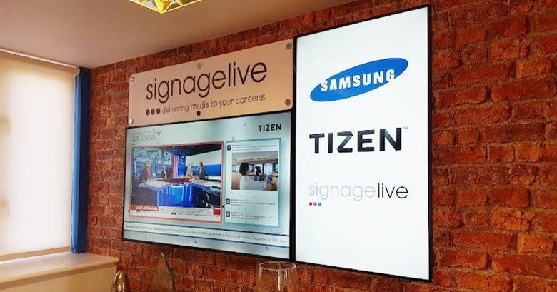 signage-display-live-photo_1