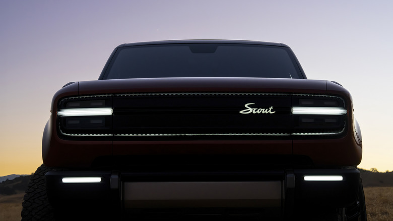 Front grille of Scout Traveler SUV