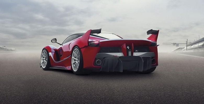 first1400445_CAR-Ferrari-FXXK-820x420