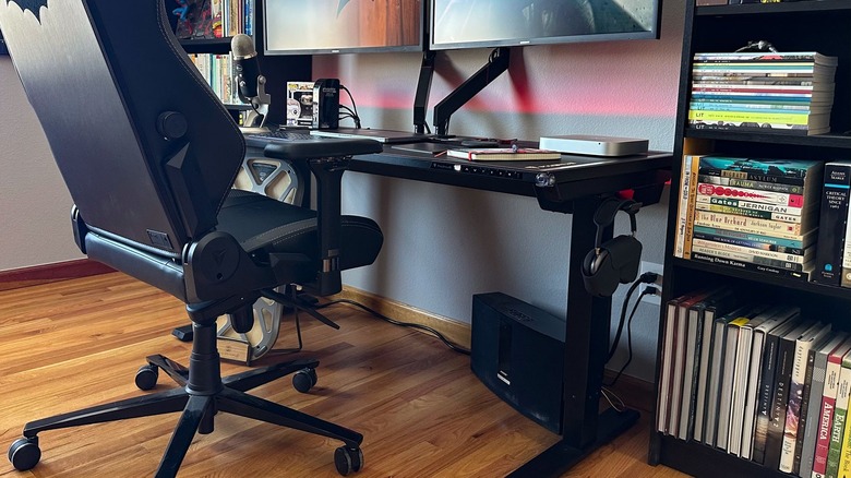 Secretlab MAGNUS Pro desk