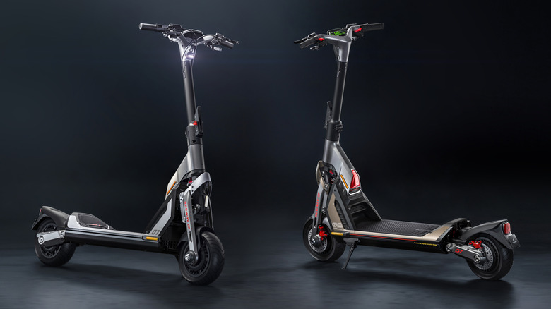 GT 1E and GT2 KickScooters