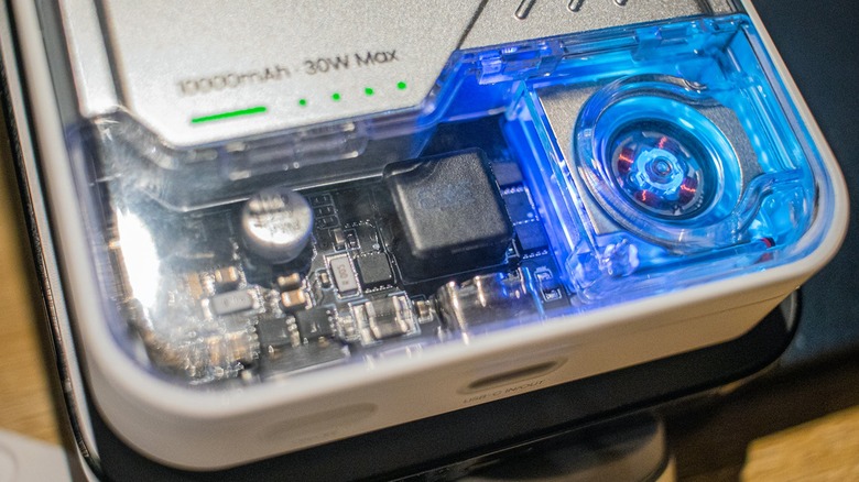 Sharge ICEMAG 2 showing its fan and circuit board