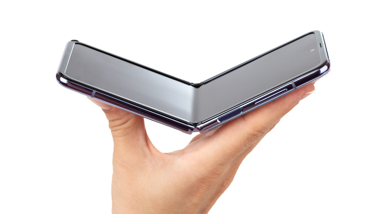 7 Pros and 7 Cons of Foldable Phones (Like Galaxy Fold) - TechWiser