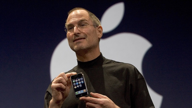 Steve Jobs introducing iPhone 2007