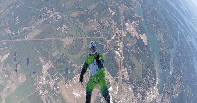 Skydiver sets record with 25,000ft jump using net instead of parachute