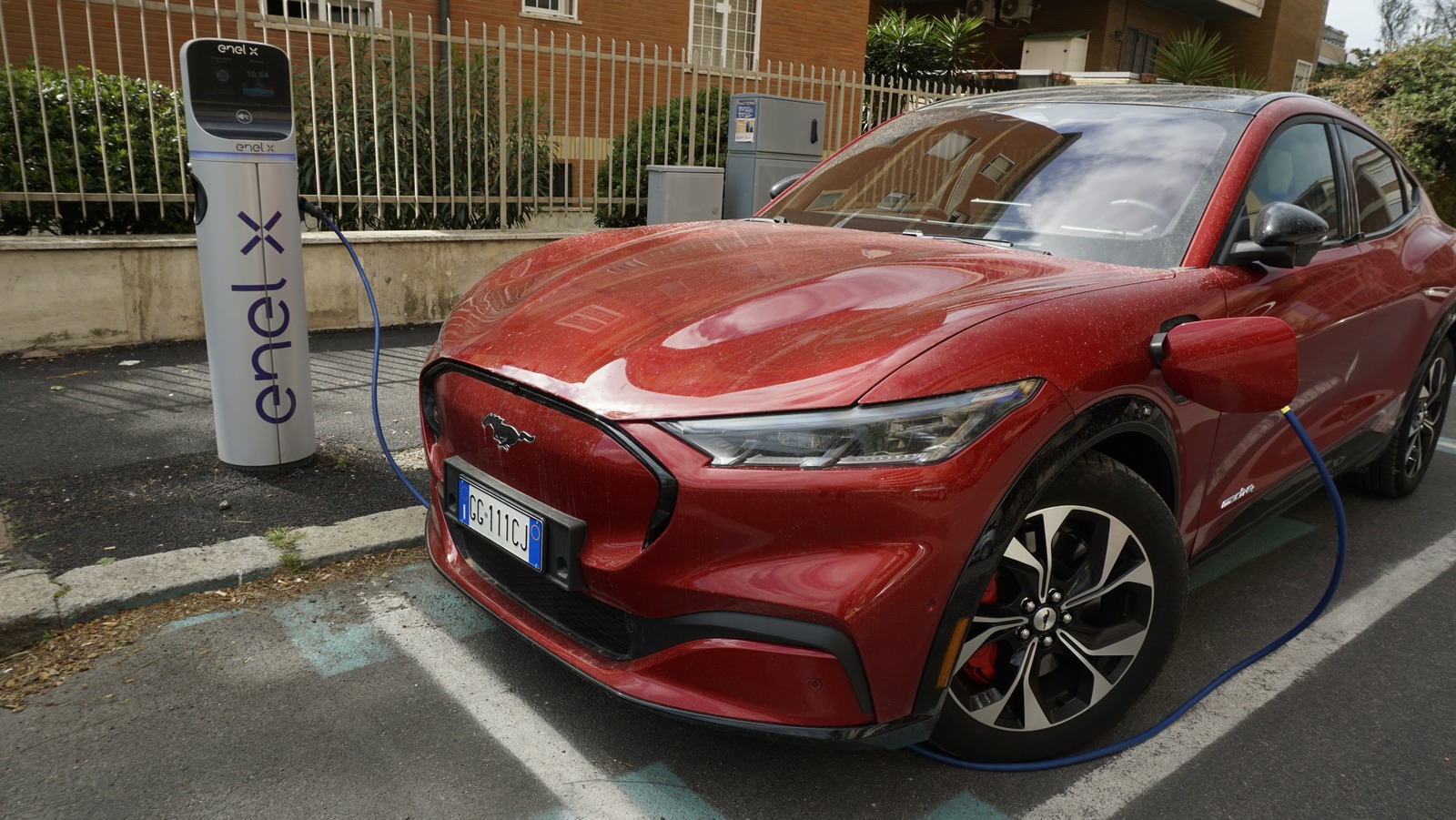 SlashGear Asks Which 2022 Electric Vehicle Would You Consider Buying