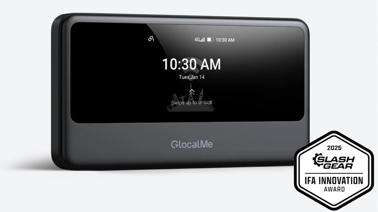 The uCloudLink/GlocalMe MeowGo G40 Pro device showing time of day on screen