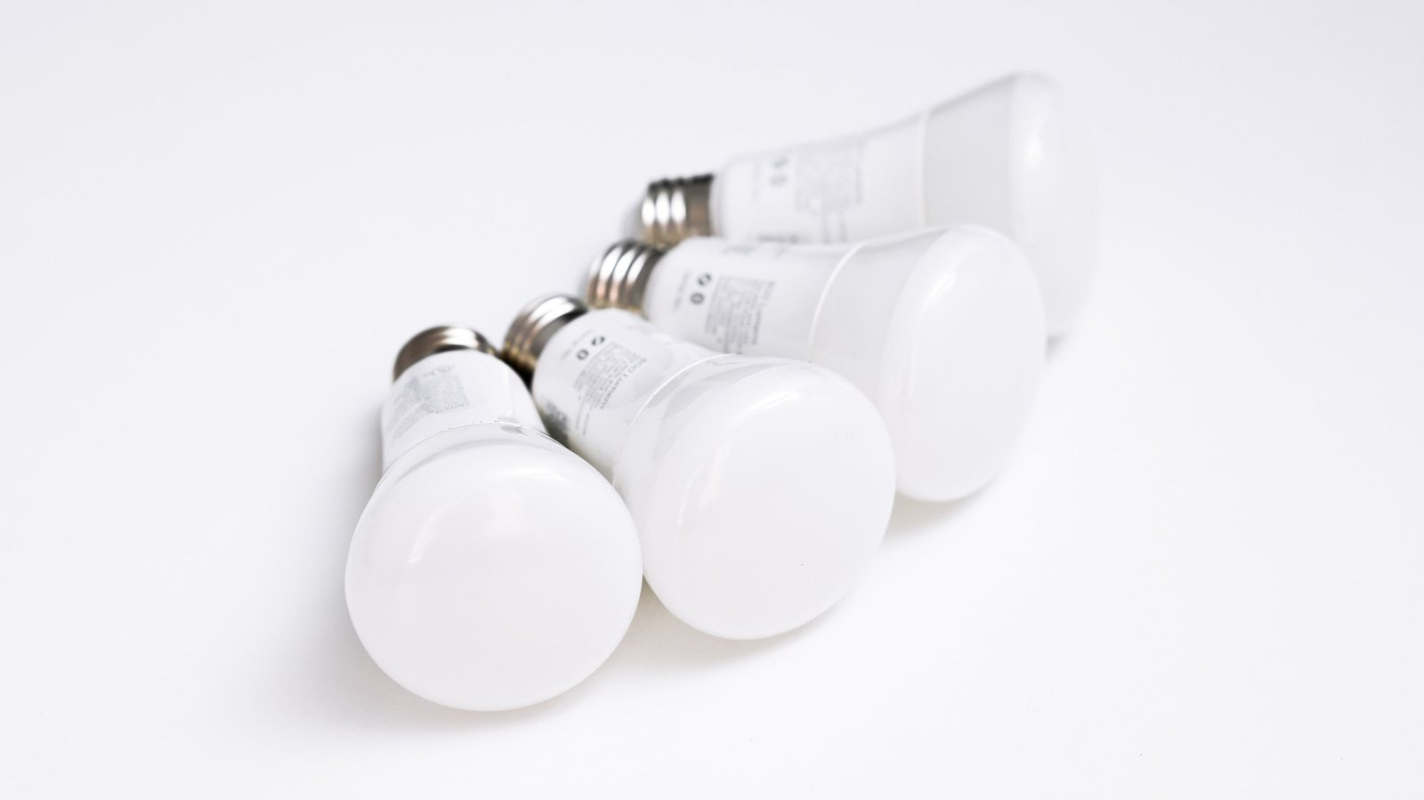 Can You Use Smart Switches With Smart Bulbs?