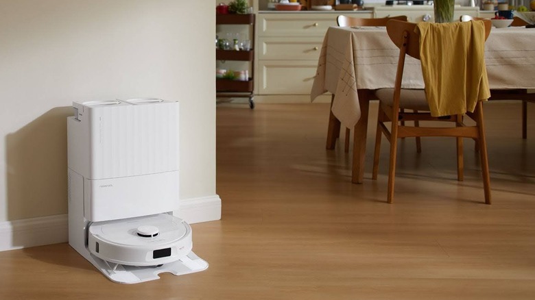 Roborock Qrevo S in dock