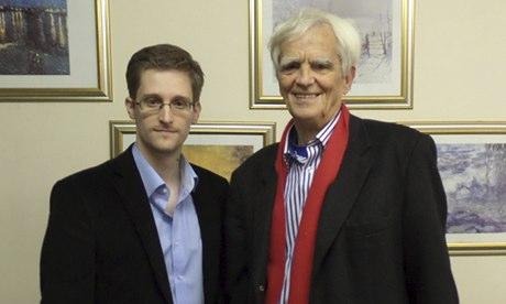 German politician Hans-Christian Ströebele (right) with NSA whistleblower Edward Snowden in Russia