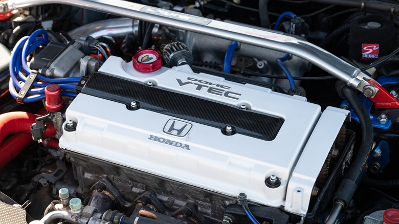 DOHC honda engine with vtec