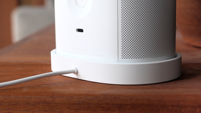 Sonos Play on charging dock