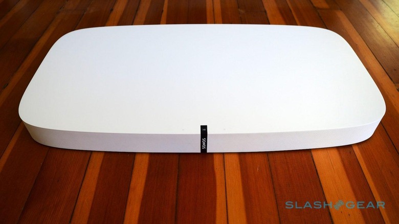 last På forhånd færge Sonos PLAYBASE Review: A Flat Soundbar With Big Sound - SlashGear