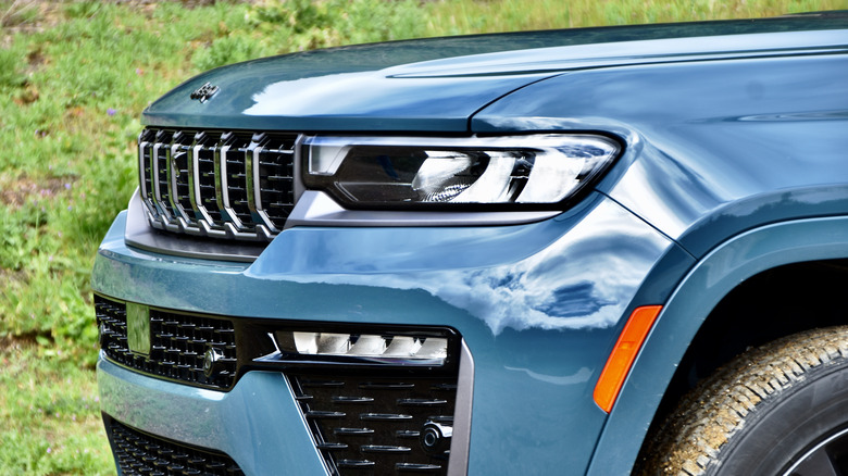 2026 Jeep Grand Cherokee front end.