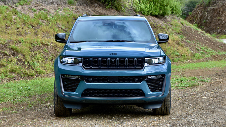 2026 Jeep Grand Cherokee front view.