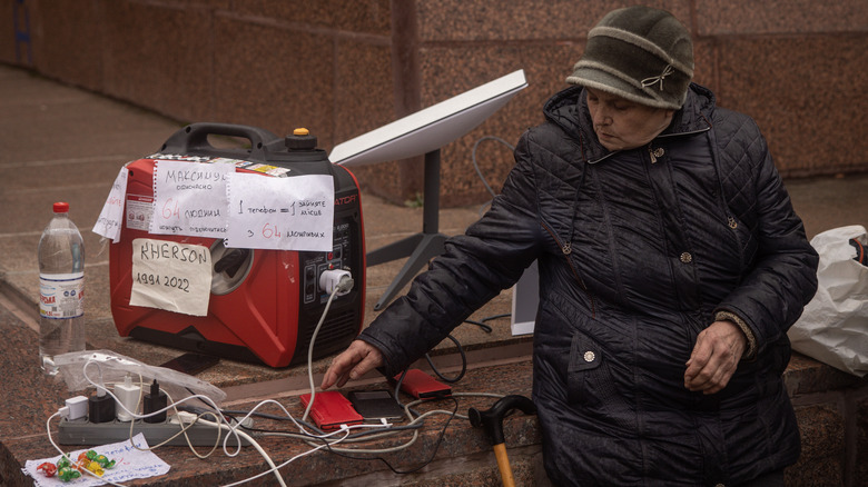 kherson ukraine starlink internet charger