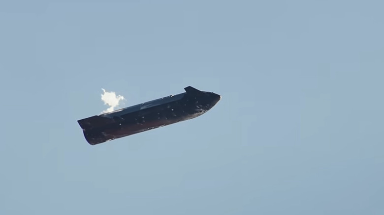 the Starship V2 prototype as it lands on water