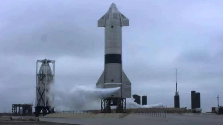 Starship on launchpad 