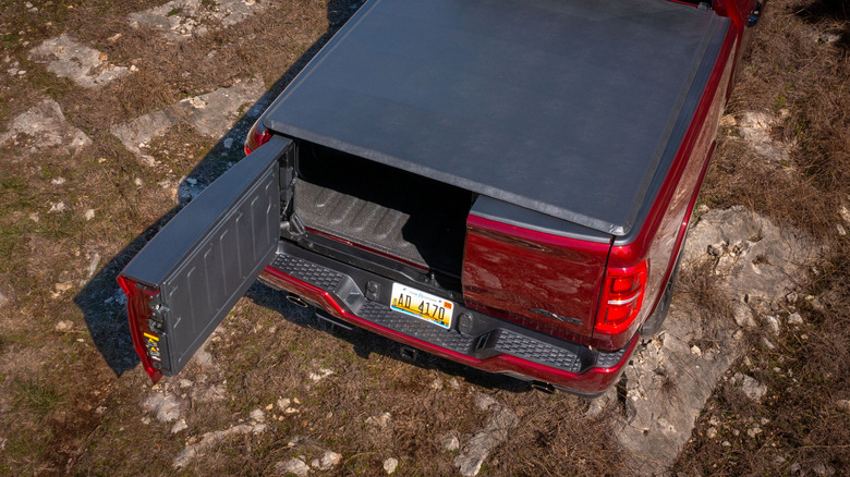 Dodge RAM multifunction tailgate