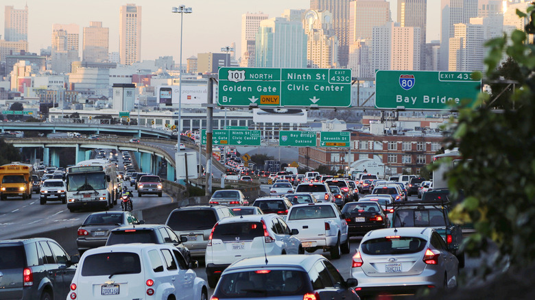 backed up traffic jam on califonria highway