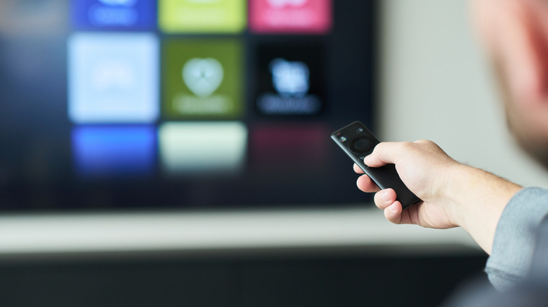Operating the TV with a remote