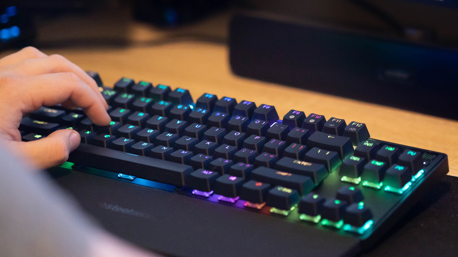SteelSeries Apex Pro TKL Wireless Review: Know Your Switch