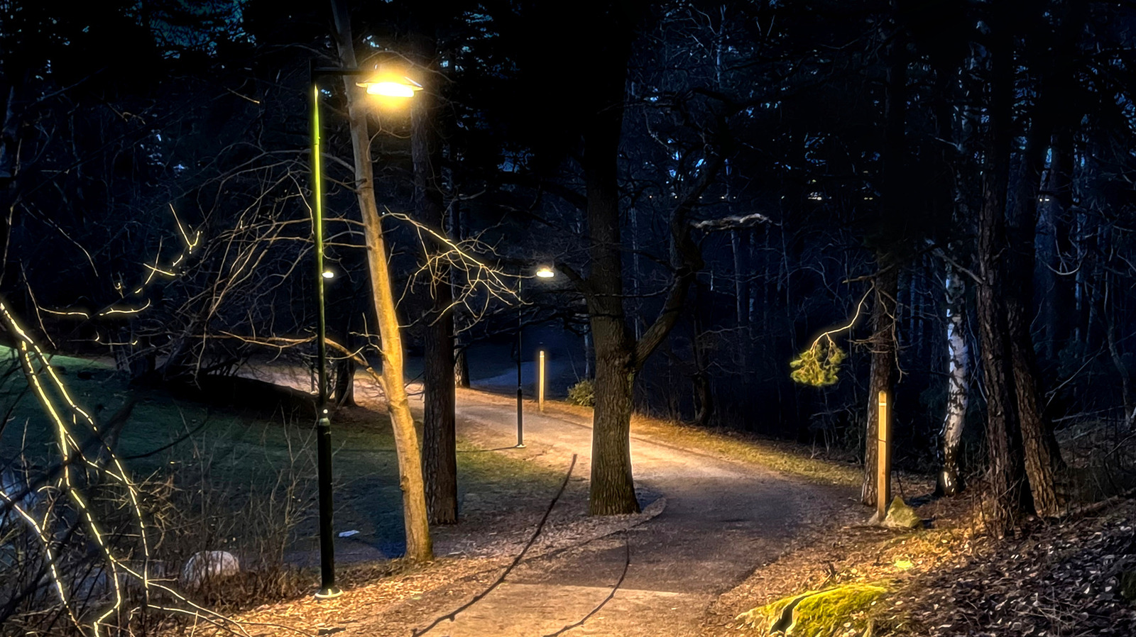 Stockholm's Dual-Color Streetlights Do A Lot More Than Improve Visibility