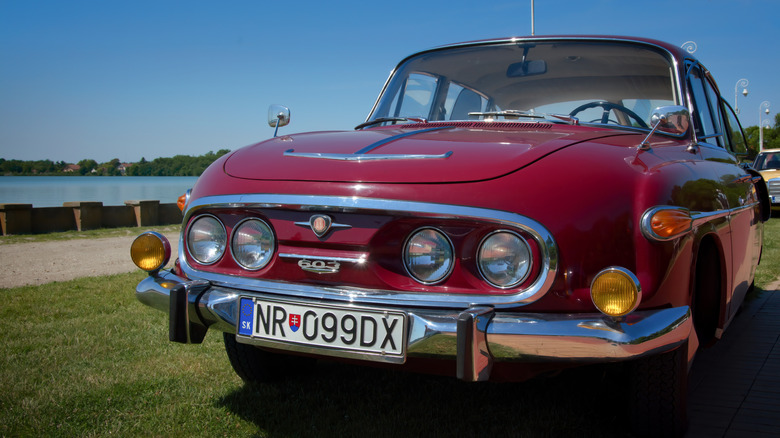 Tatra 603 II front-end close-up view