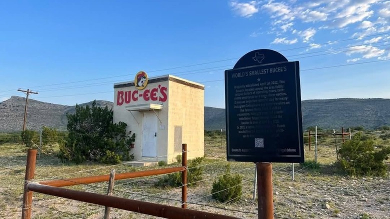 Historical marker in front of World's Smallest Buc-ee's