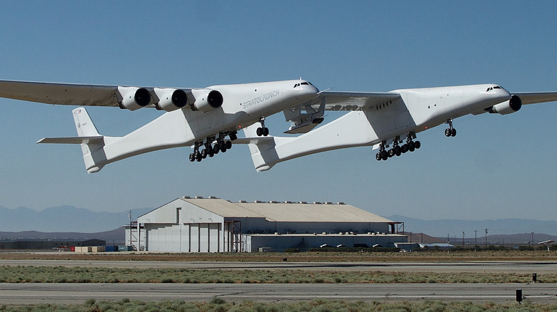 Stratolaunch Roc takeoff