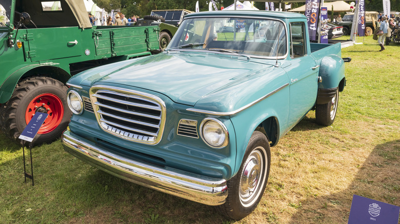 Front 3/4 view of 1963 Studebaker Champ pickup truck