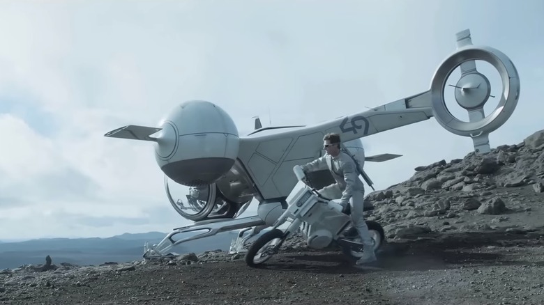 Tom Cruise on Jack's moto bike in Oblivion