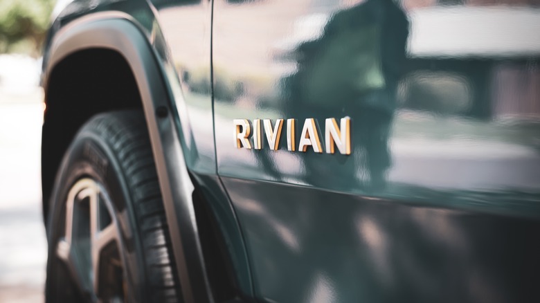rivian r1t truck logo