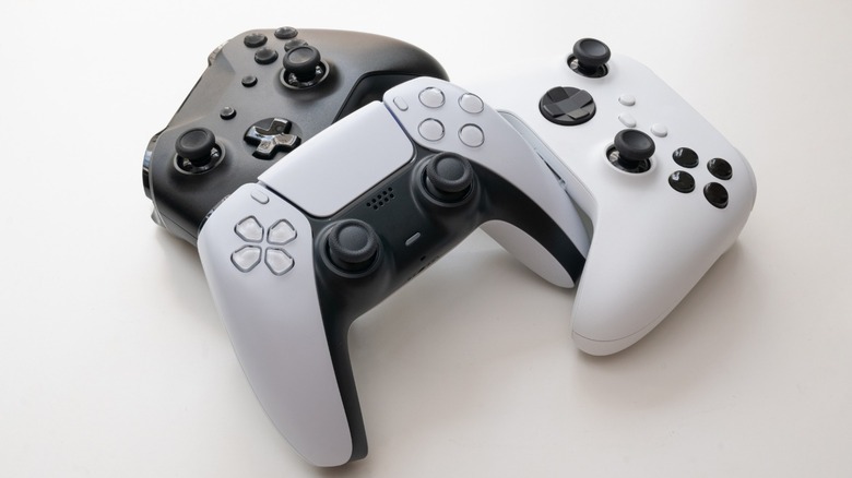 PS5, Xbox, Stadia game controllers