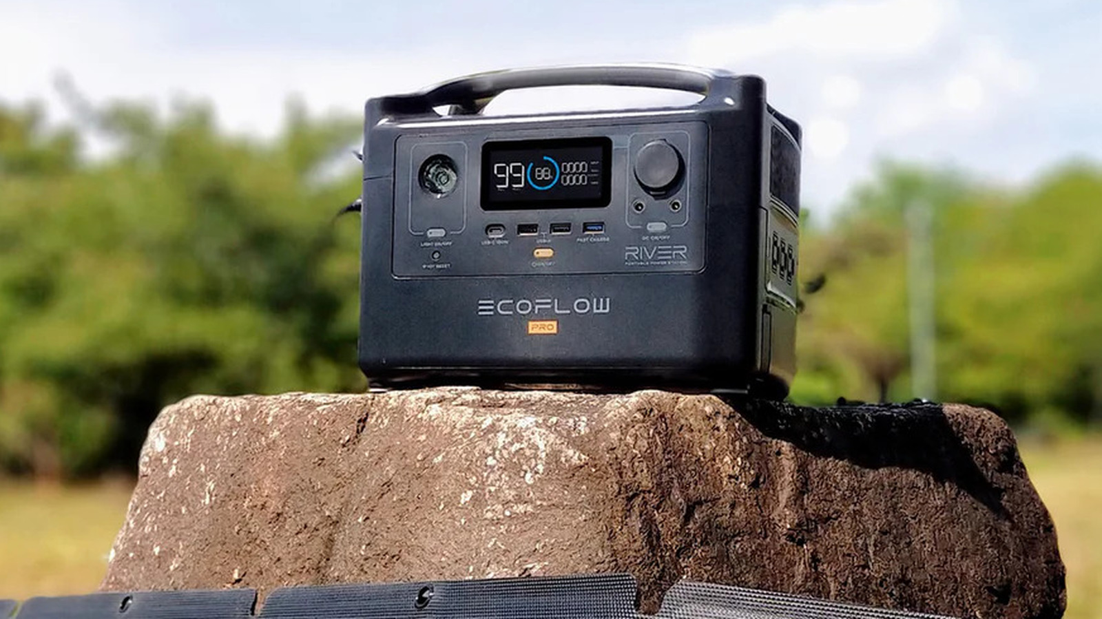 Survive Campsites & Outages With A Great Deal On This Flexible Portable Power Station - Vimarsana News