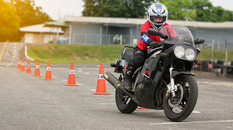 GSX-R750 on training course