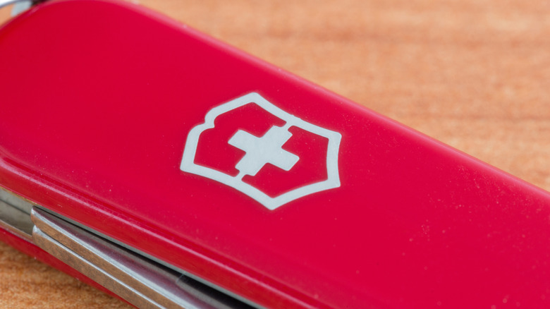 Swiss Army Knife scale with Victorinos logo