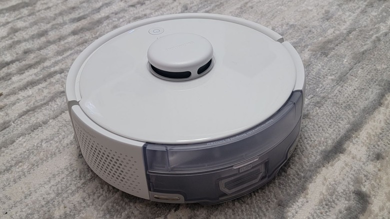 switchbot k10+ vacuuming gray rug