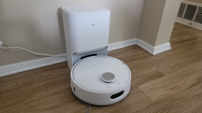 switchbot s10 robot vacuum