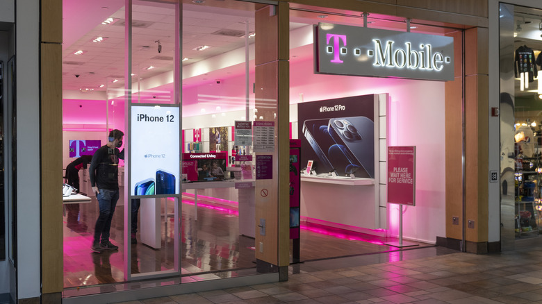 T-Mobile mall storefront
