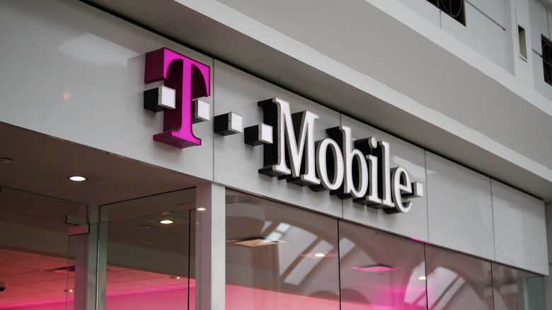 T-Mobile store sign