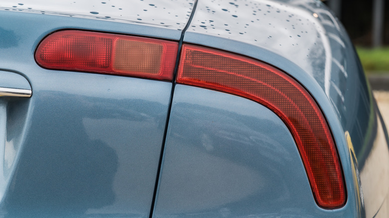 Close up of a boomerang-shaped tail light on the Maserati 3200GT.