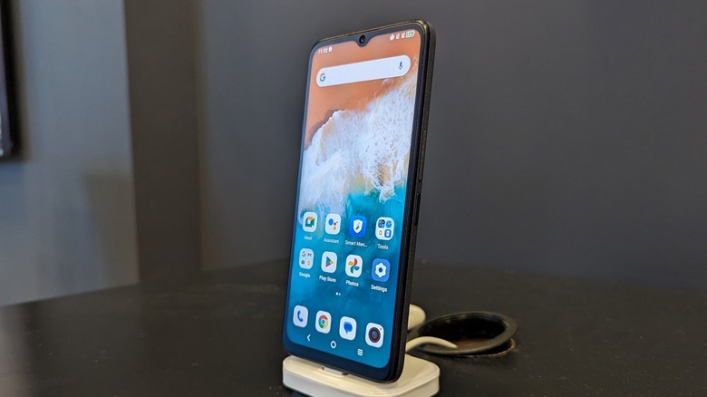 TCL 40 NXTPAPER 5G phone