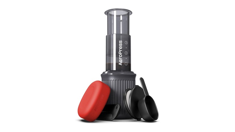 Aeropress Go with accessories