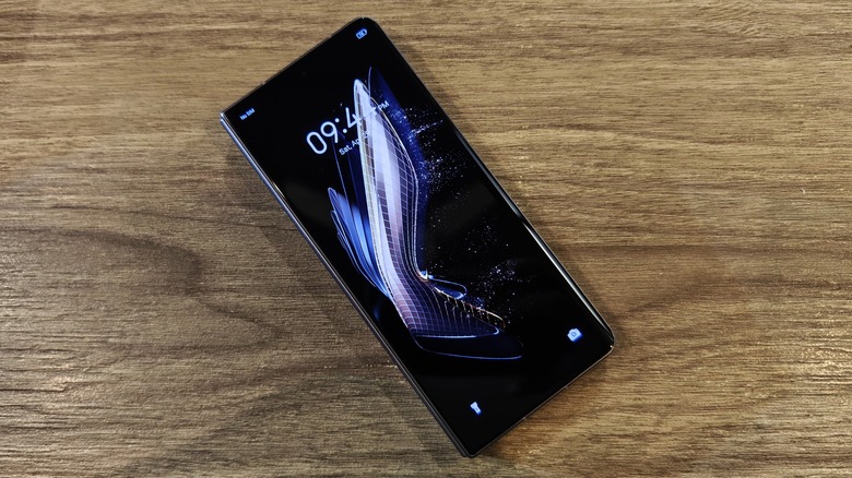Tecno Phantom V Fold folded