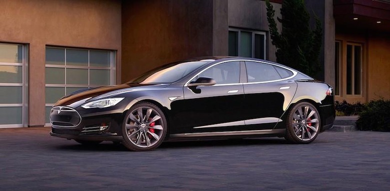 Tesla begins selling used cars at discount prices