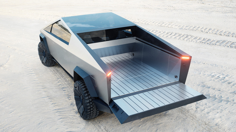Tesla Cybertruck bed and tailgate